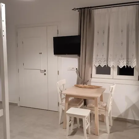 Stilvi Milos * Plaka (Milos)