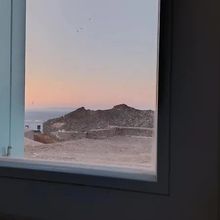 Stilvi Milos Tatil Evi